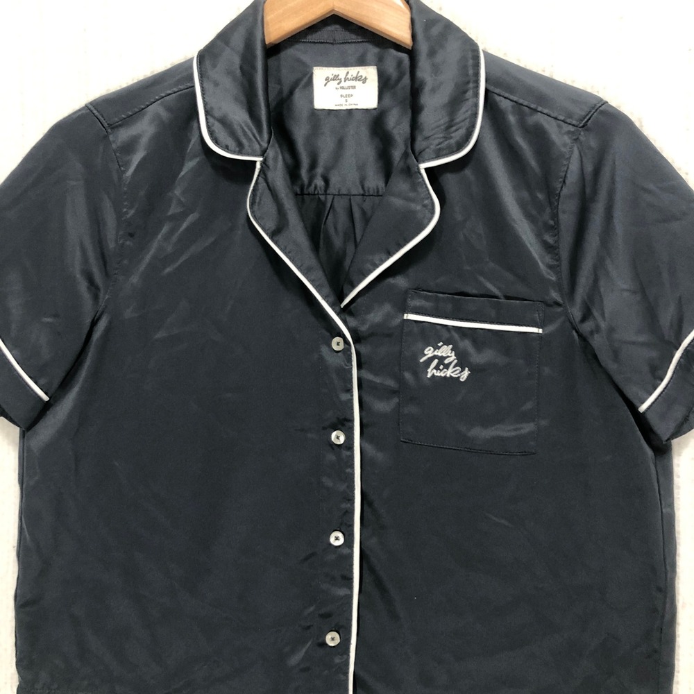 Gilly Hicks by Hollister Navy Blue Satin Pajama Top Sleep Shirt Short Sleeve